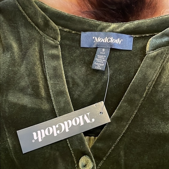 NWT ModCloth Green Short Sleeve Velour Mini Dress - Picture 3 of 6